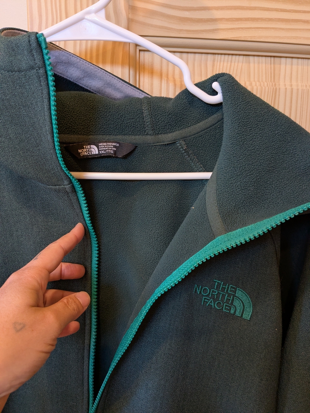 The North Face Men's Forest Green Hooded Performance Jacket with Teal Accents - Picture 5 of 7